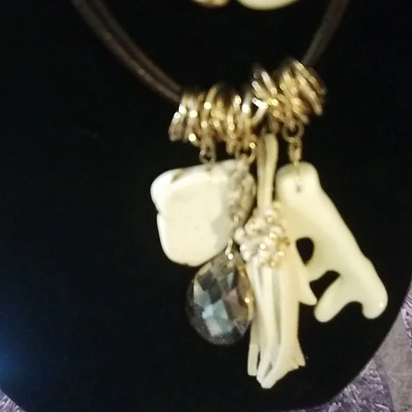 Chico's Necklace - Picture 2 of 4